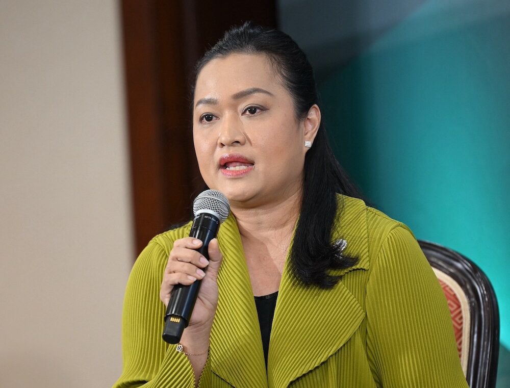 ธัญญลักษณ์ วัชระชัยสุรพล
