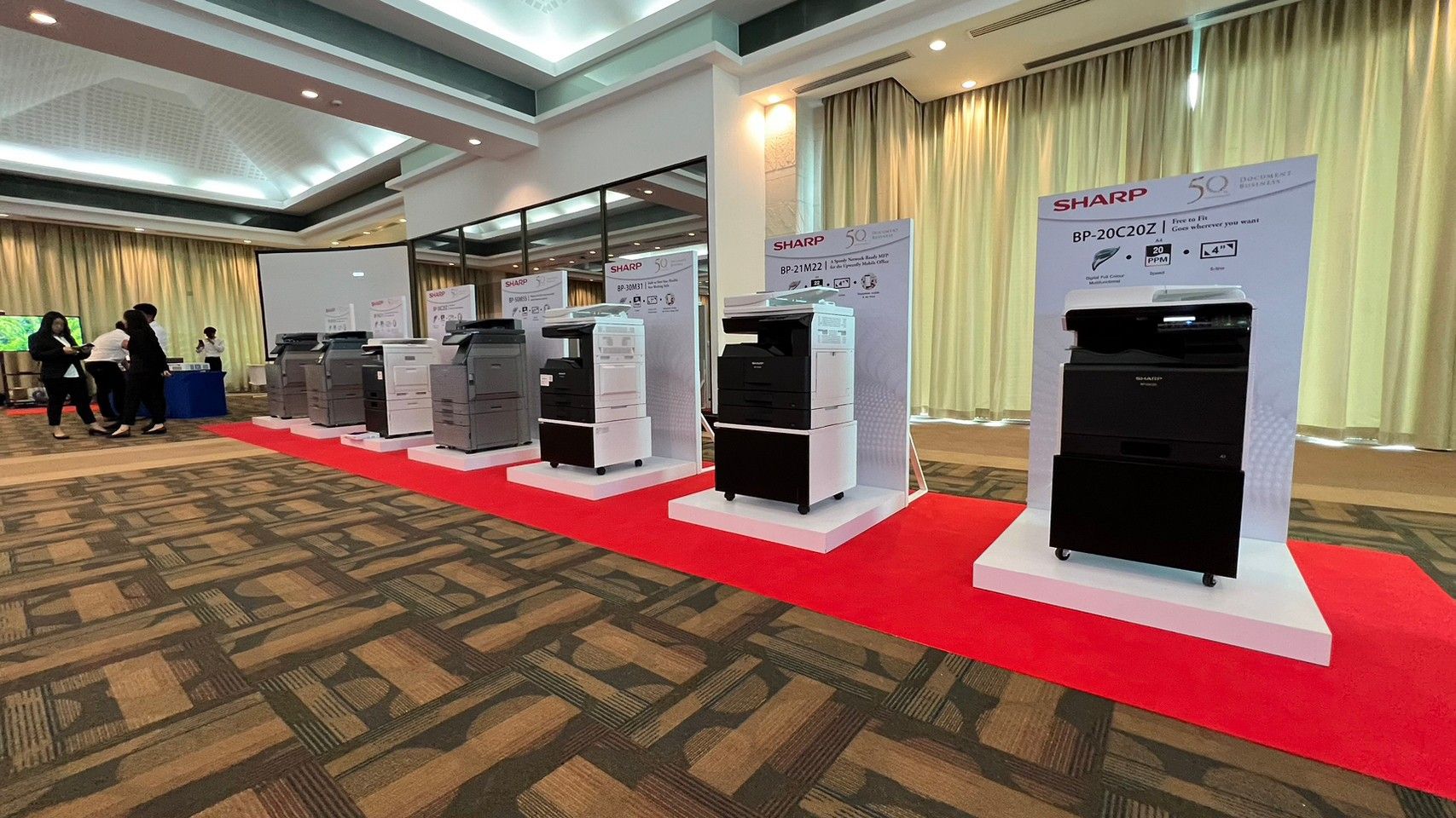 ชาร์ปไทย รุกตลาดอีอีซี ตั้งเป้าเติบโต 10% ด้วยสินค้าอิเล็กทรอนิกส์