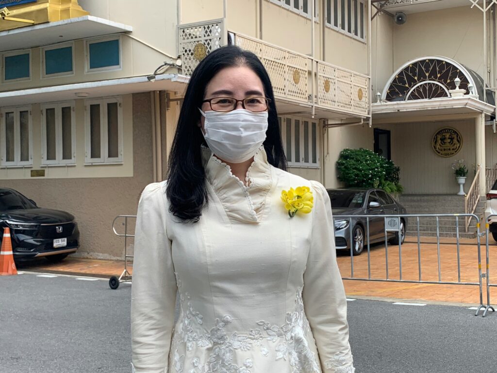 นางณัฐจารี อนันตศิลป์