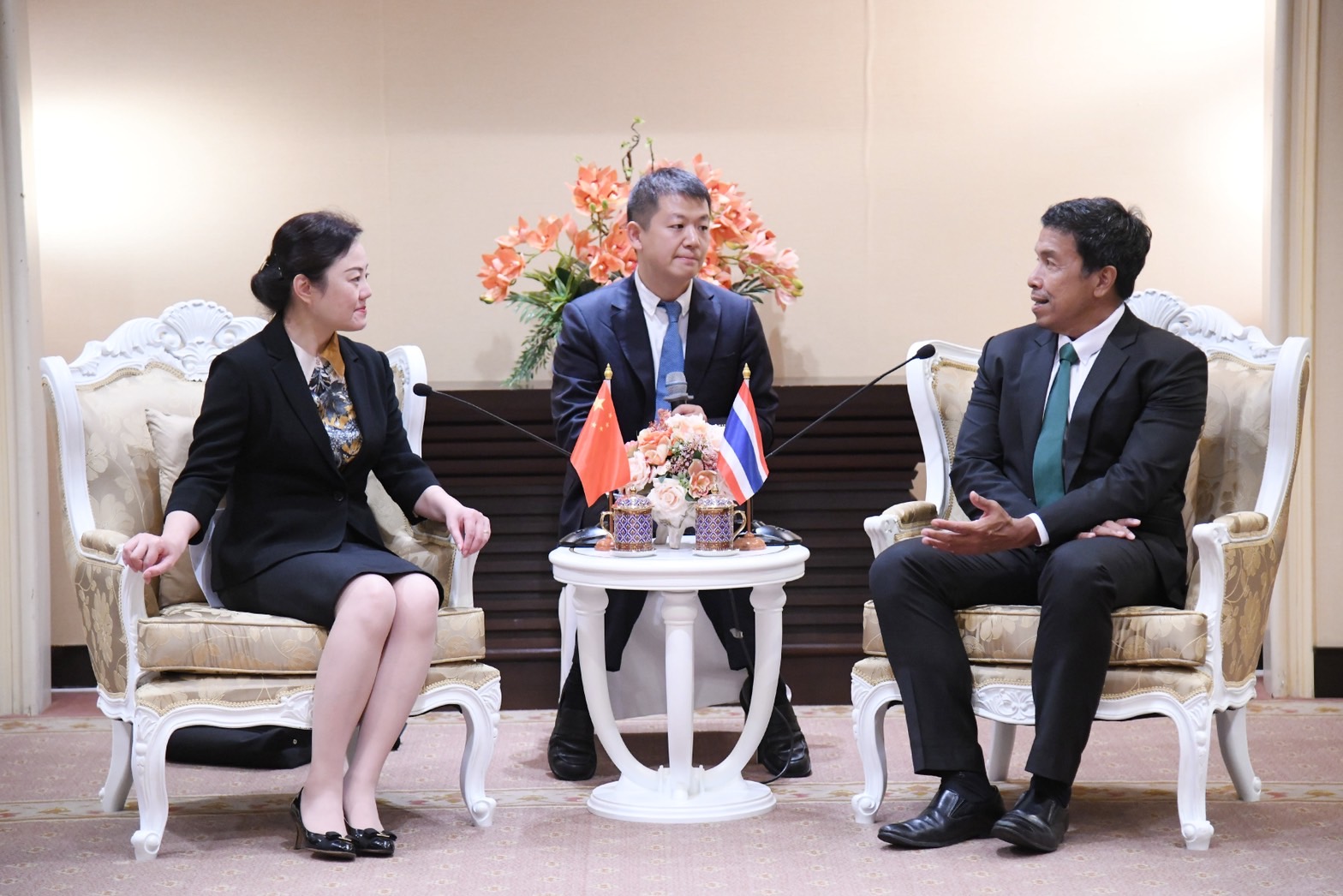 ทีมบริหารนรฉงชิ่งพบชัชชาติ ทีมบริหารนรฉงชิ่ง จีน พบชัชชาติ