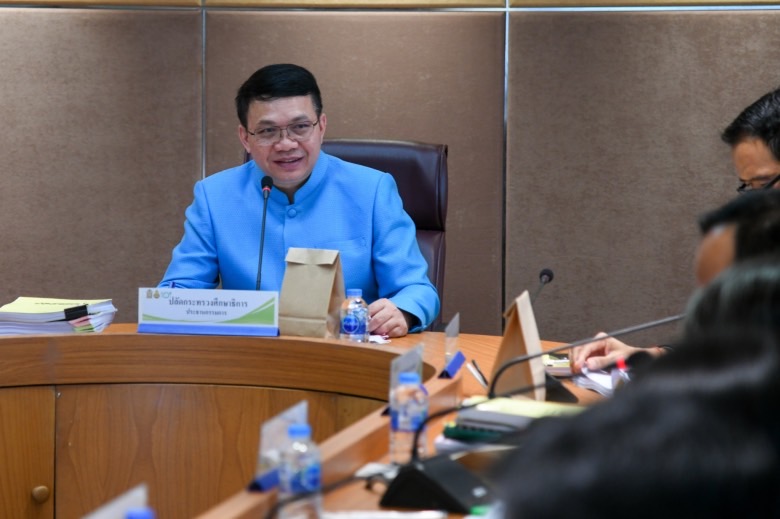 นายพิเชฐ โพธิ์ภักดี รองปลัดกระทรวงศึกษาธิการ