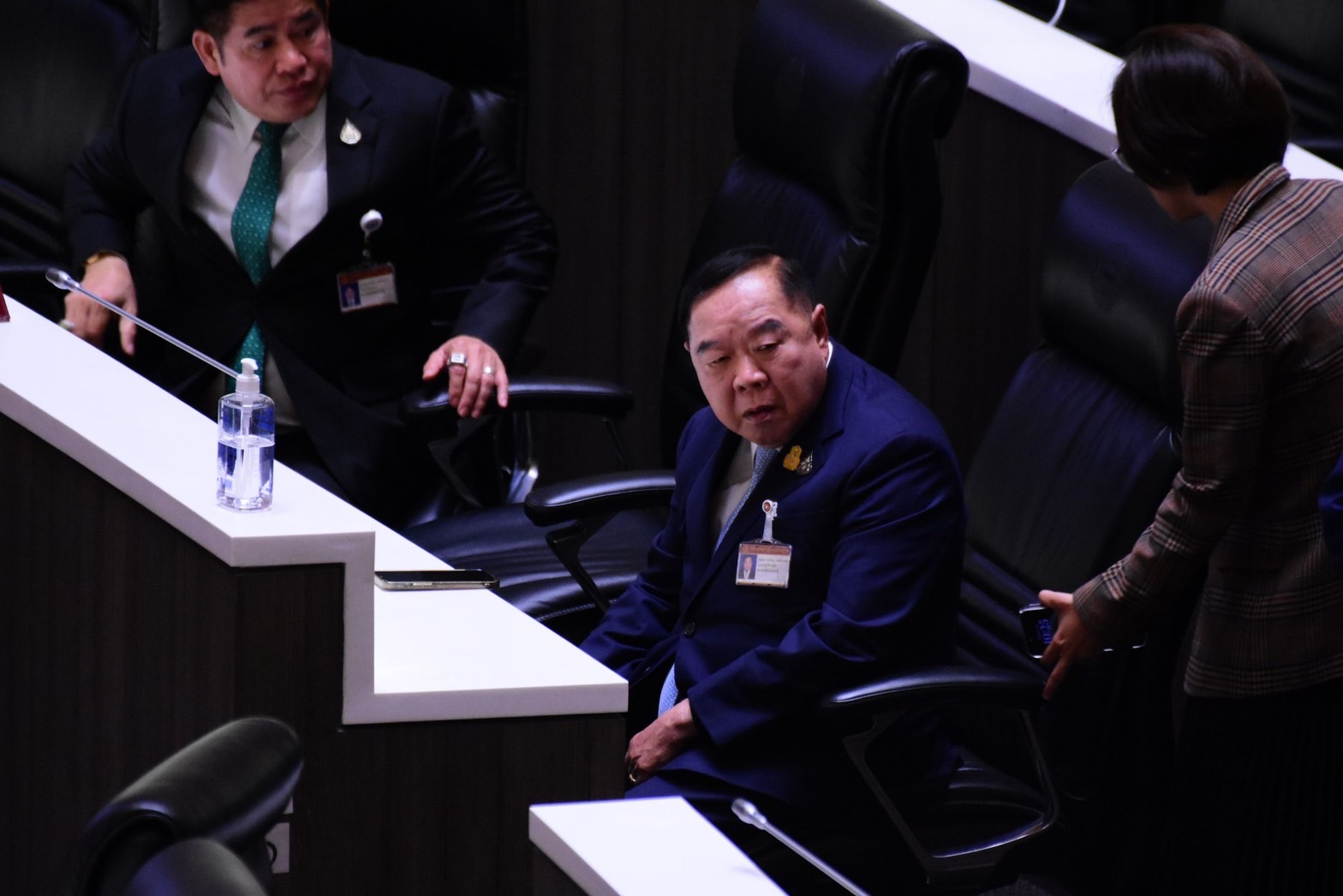 ธรรมนัส แจงแทน “ประวิตร” มีคนไหว้ตลอด เอาเวลาที่ไหนมาหลับ