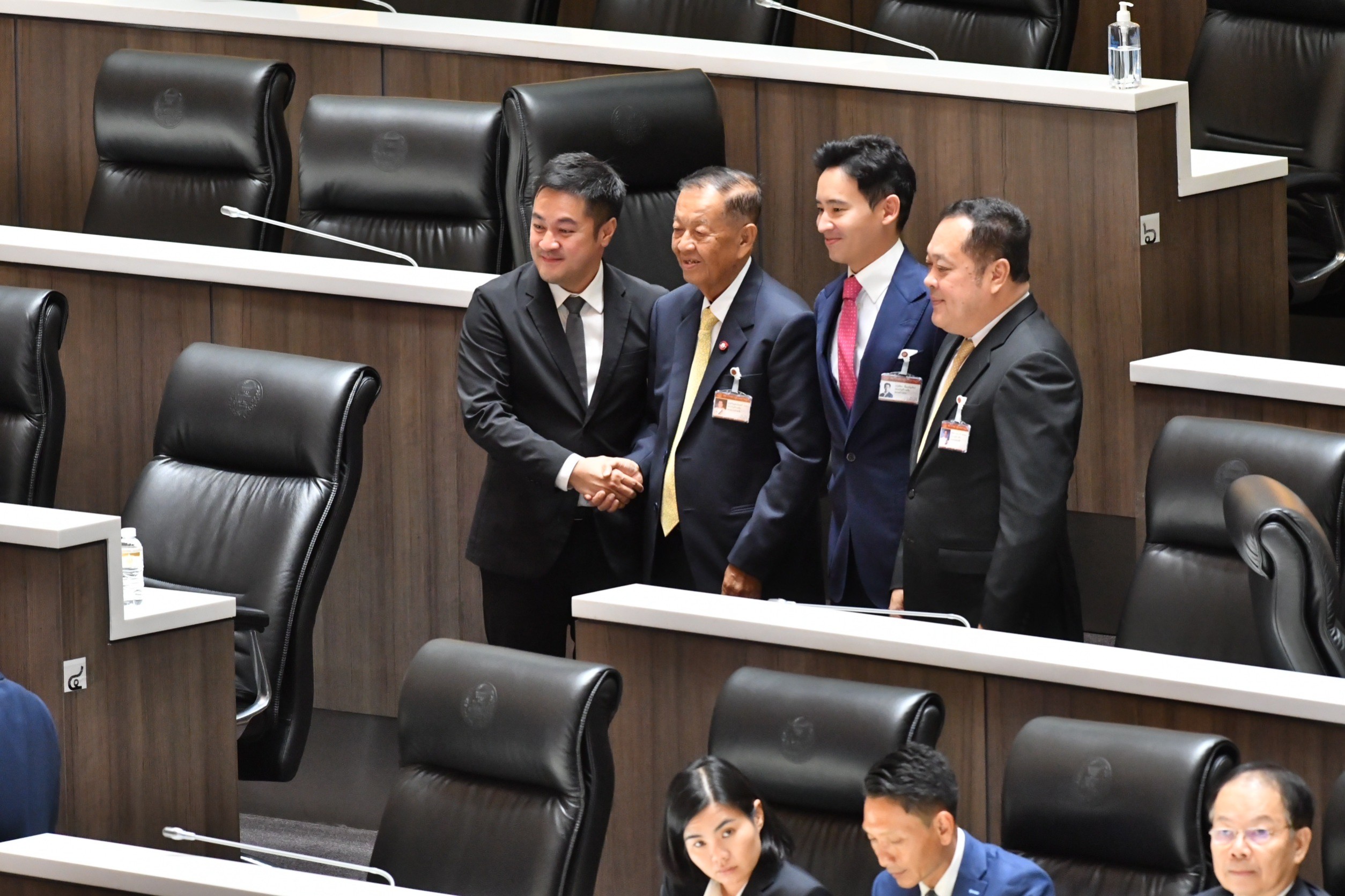 เบื้องหลัง 24 ชั่วโมง ทักษิณเพื่อไทย หลังบ้านก้าวไกล ดีลประธานสภา