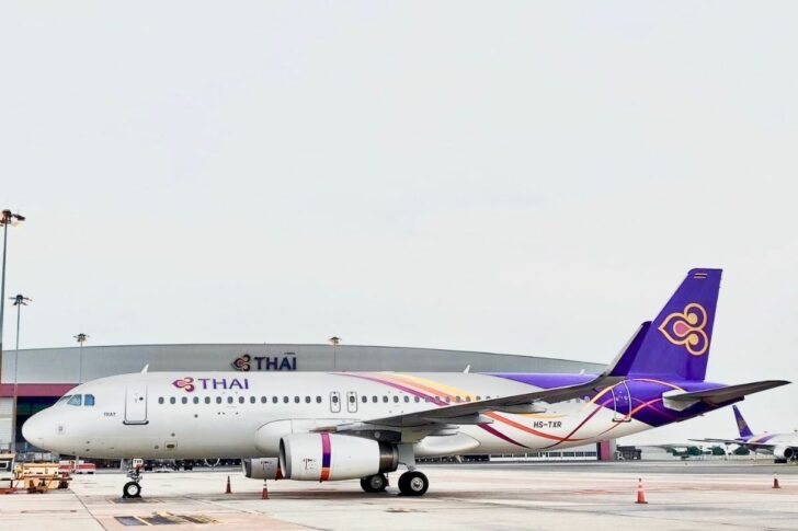 AVIATION-THAIAIRWAYS-A320 เครื่องบินแบบแอร์บัส A320 ของการบินไทย จอดที่ท่าอากาศยานสุวรรณภูมิ