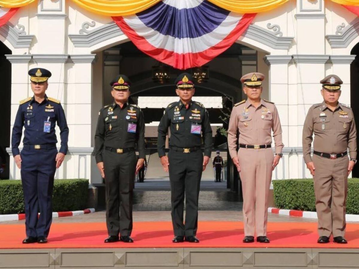 ผบ.เหล่าทัพ พร้อมใจลาประชุมสภา ไม่ร่วมโหวตนายกฯ เผยติดภารกิจ