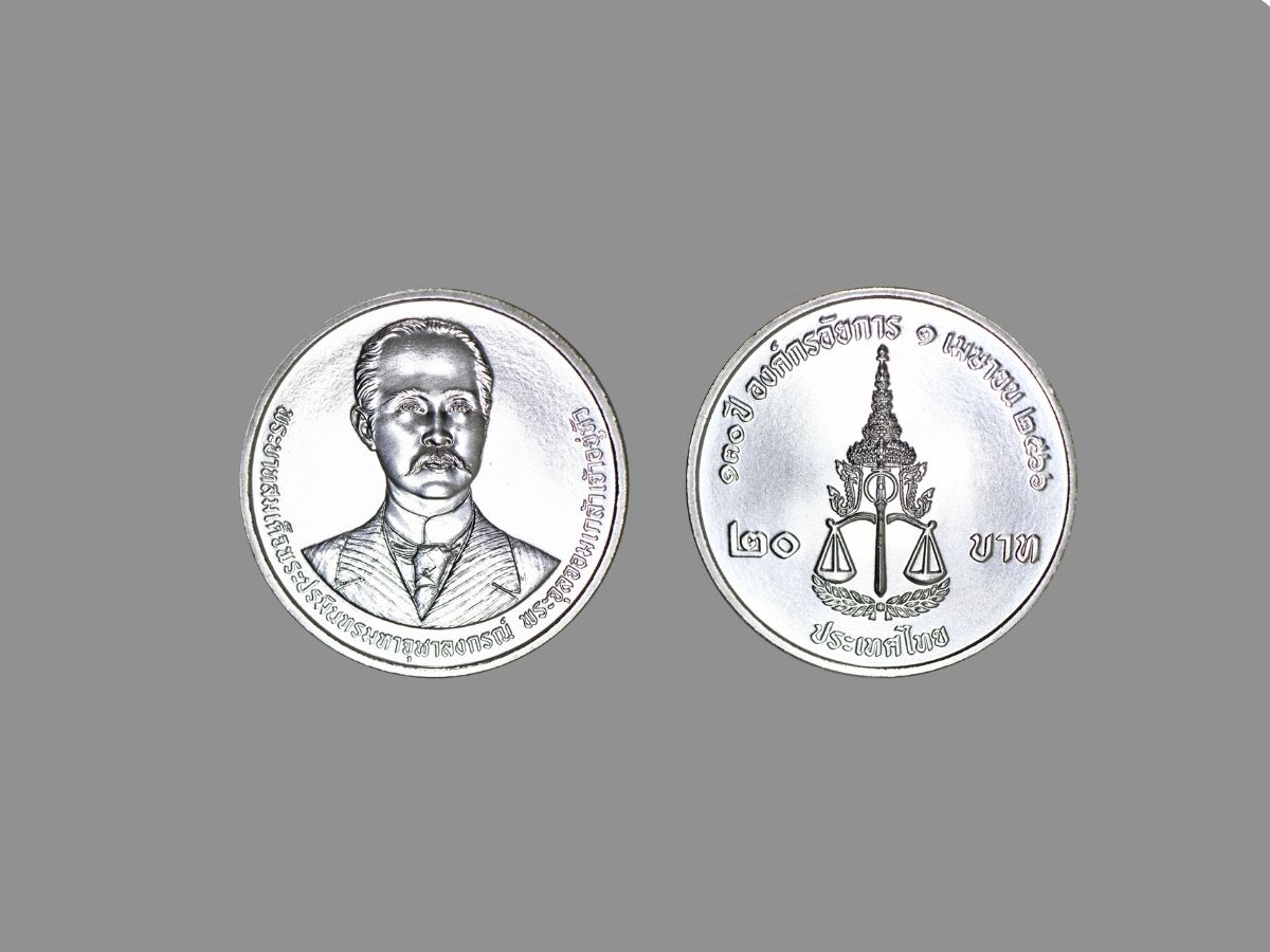 กรมธนารักษ์เปิดจ่ายแลกเหรียญกษาปณ์ที่ระลึก 130 ปี องค์กรอัยการ