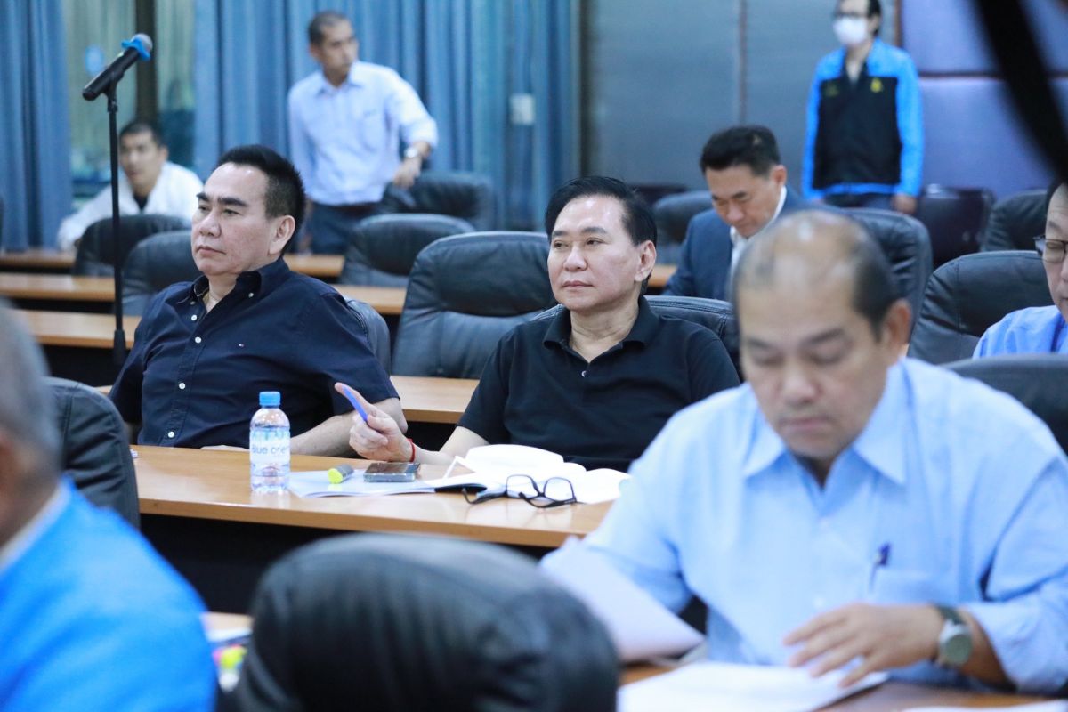 ที่ประชุมพรรคประชาธิปัตย์
