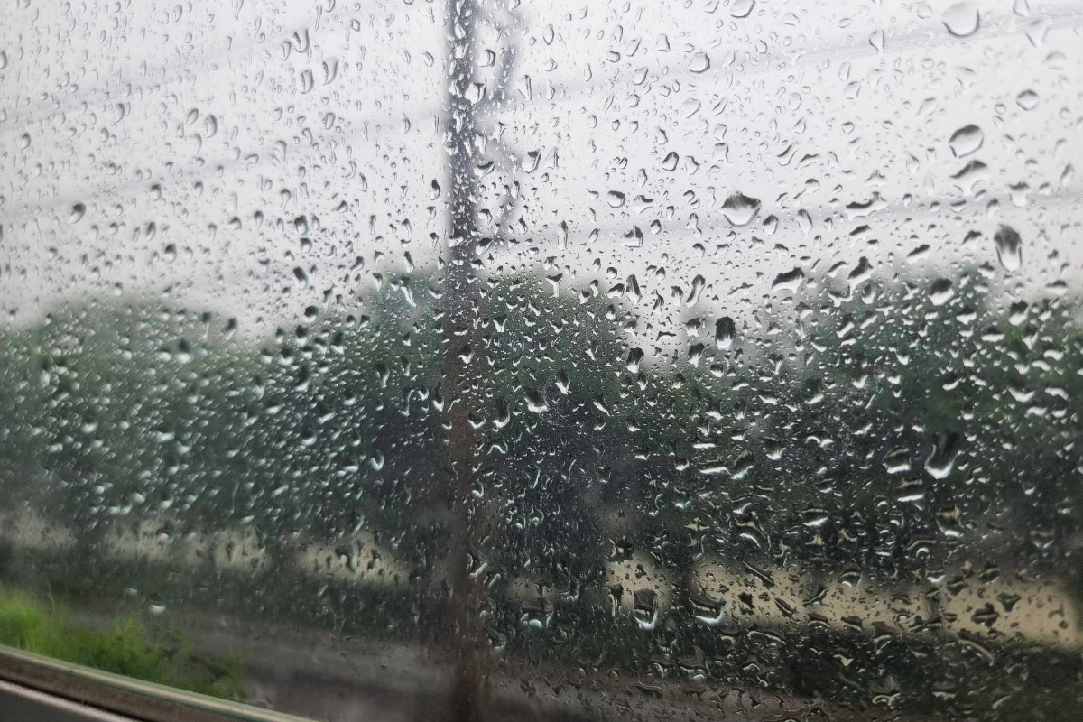 กรมอุตุฯ เตือนฉบับ 15 พื้นที่ 35 จังหวัด ระวังฝนตกหนักวันนี้ (3 ก.ย.)