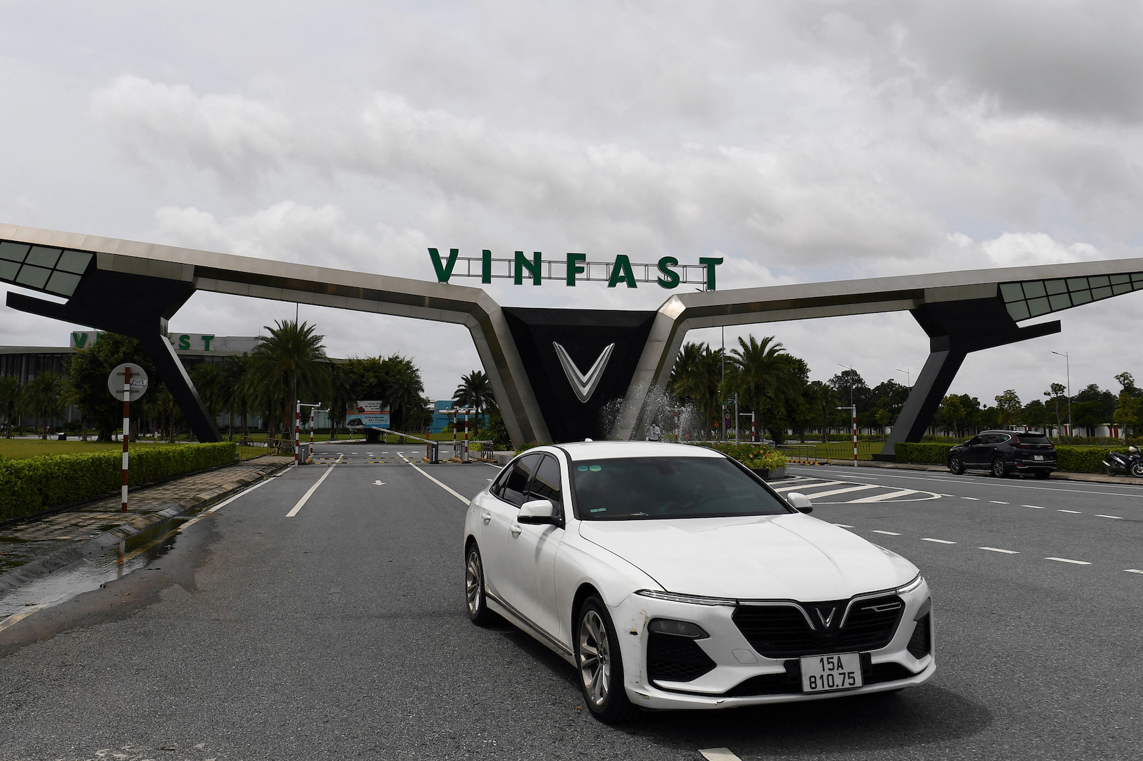 หุ้น VinFast ผันผวนแรง เทรดวันที่ 3 เจ้าของบริษัทรวยน้อยลง 40% จากวันแรก