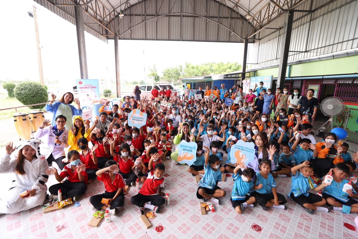 อสม.  จับมือ ร้านยาเอ็กซ์ต้า พลัส จัดกิจกรรม “น้องๆ สดใส ใส่ใจสุขภาพ”