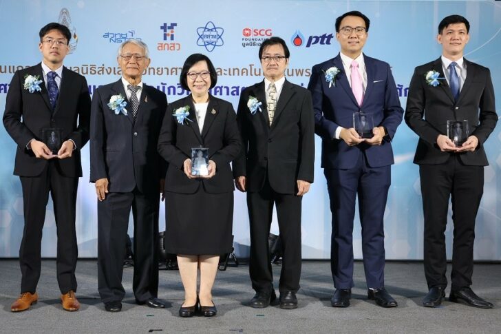 1 นักวิจัยเคมีอินทรีย์ ผู้ค้นพบสารต้นแบบของยาจากทรัพยากรราไทย