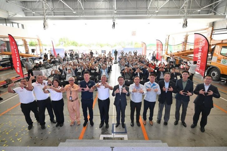 1 “ บริษัท ร่วมกิจรุ่งเรือง ทรัค ดีเทลส์ จำกัด ”