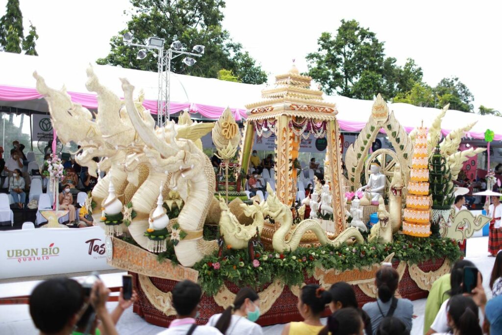 แห่เทียนพรรษา อุบลราชธานี