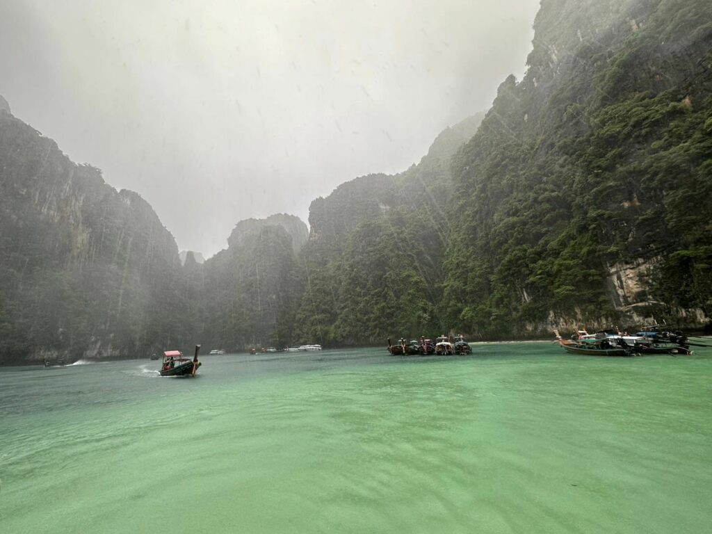 อุทยานแห่งชาติหาดนพรัตน์ธาราหมู่เกาะพีพี