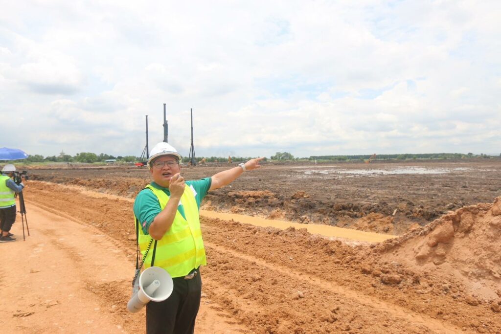 อรรถพร ศรีเหรัญ ผู้อำนวยการองค์การสวนสัตว์แห่งประเทศไทย