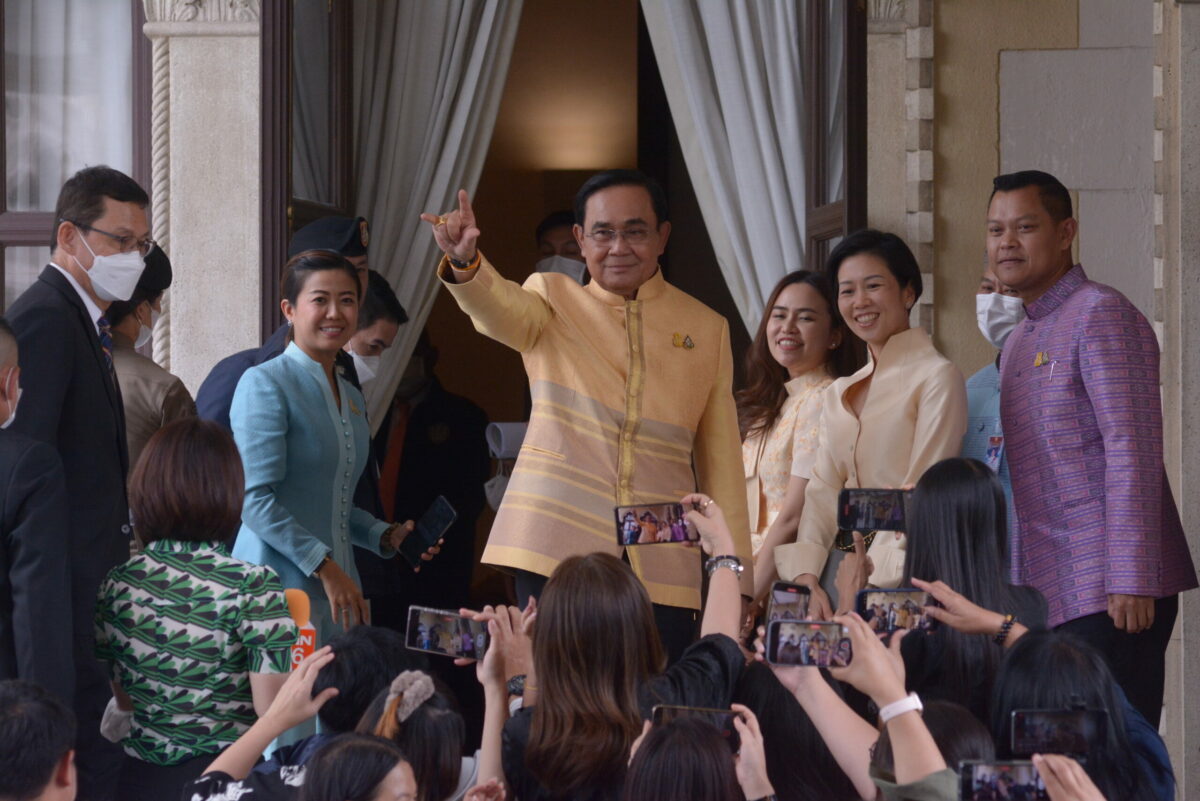 ประยุทธ์โบกมือลา ครม. ฝากรัฐบาลใหม่สานต่อ ขอนั่งเป็นผู้ชม