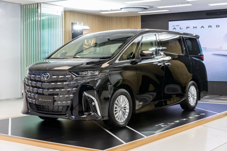ALPHARD 2.5 HEV BLACK6564 (Large)