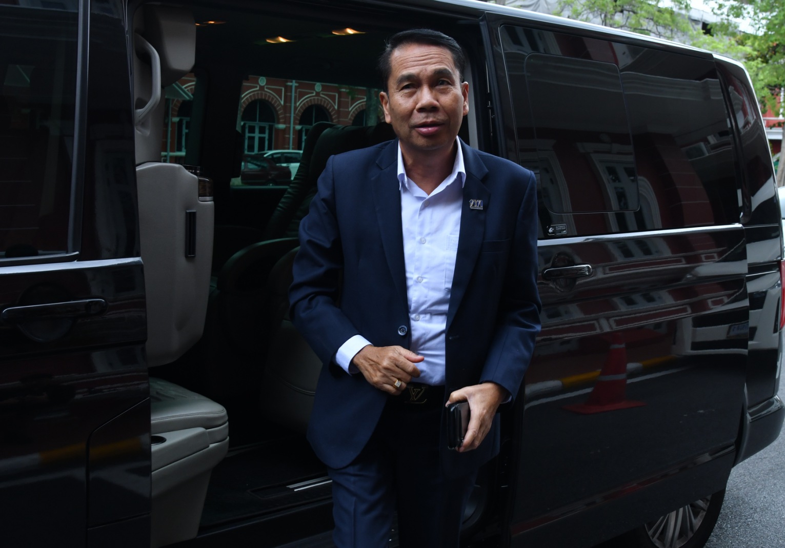 สุทินส่งประวัติรัฐมนตรี ไม่ระบุตำแหน่ง พร้อมทำงานทุกกระทรวง