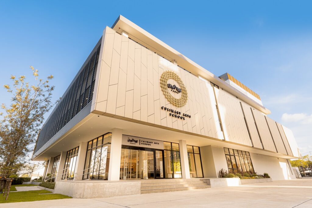 โรงเรียนสอนประกอบอาหาร เลอโนท ประเทศไทย ณ ริมทะเลสาบ เมืองทองธานี