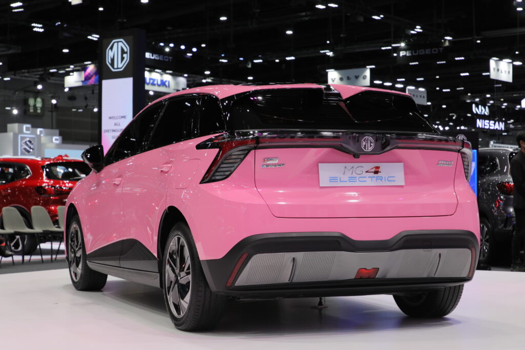 MG4 ELECTRIC สีชมพู FRESH PINK 