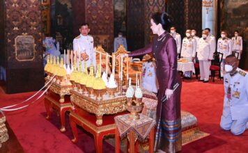 ในหลวง-พระราชินี