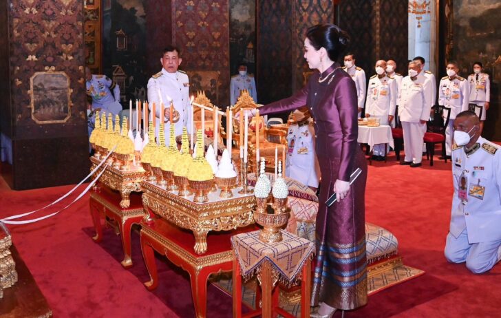 ในหลวง-พระราชินี ในหลวง-พระราชินี