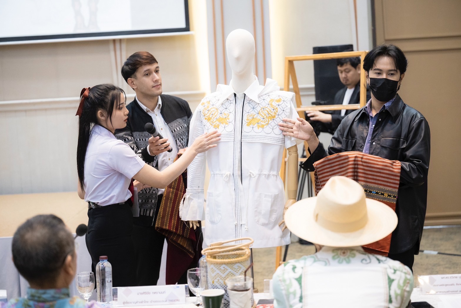 มหาดไทยประกวด “ชุดผ้าไทยใส่ให้สนุก” หา 8 สุดยอดช่างตัดเย็บภาคกลาง