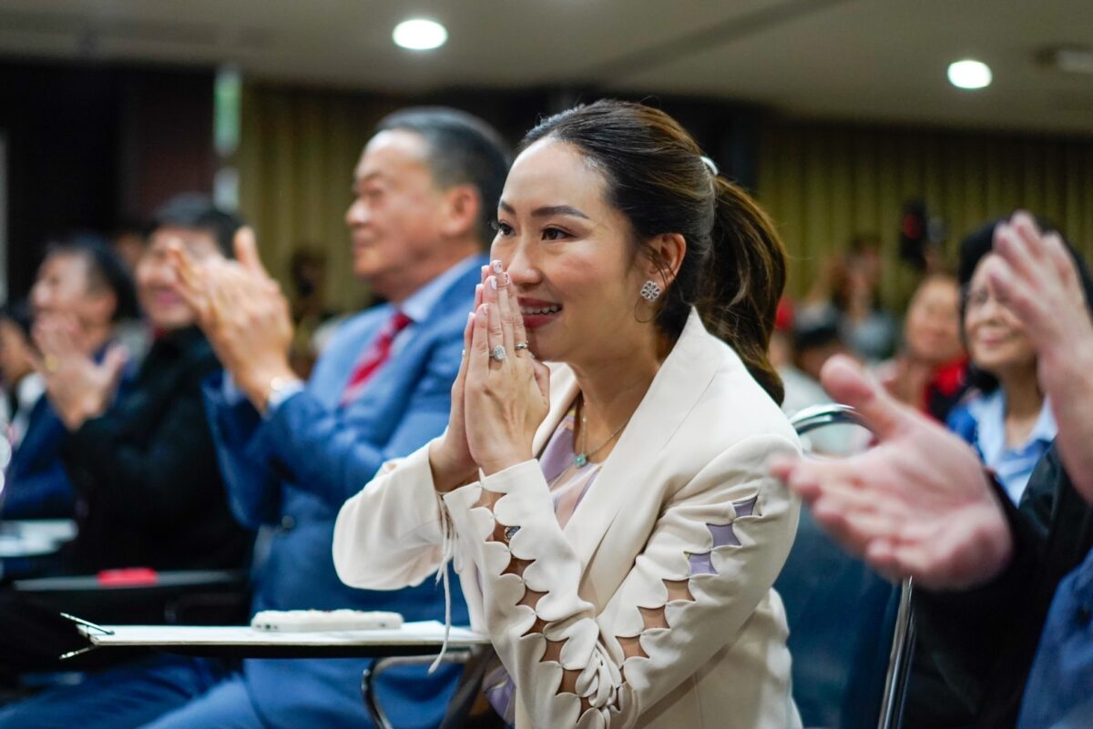 แพทองธาร รู้สึกมีความสุข ทักษิณ กลับบ้านคือของขวัญวันเกิดที่ดีที่สุด