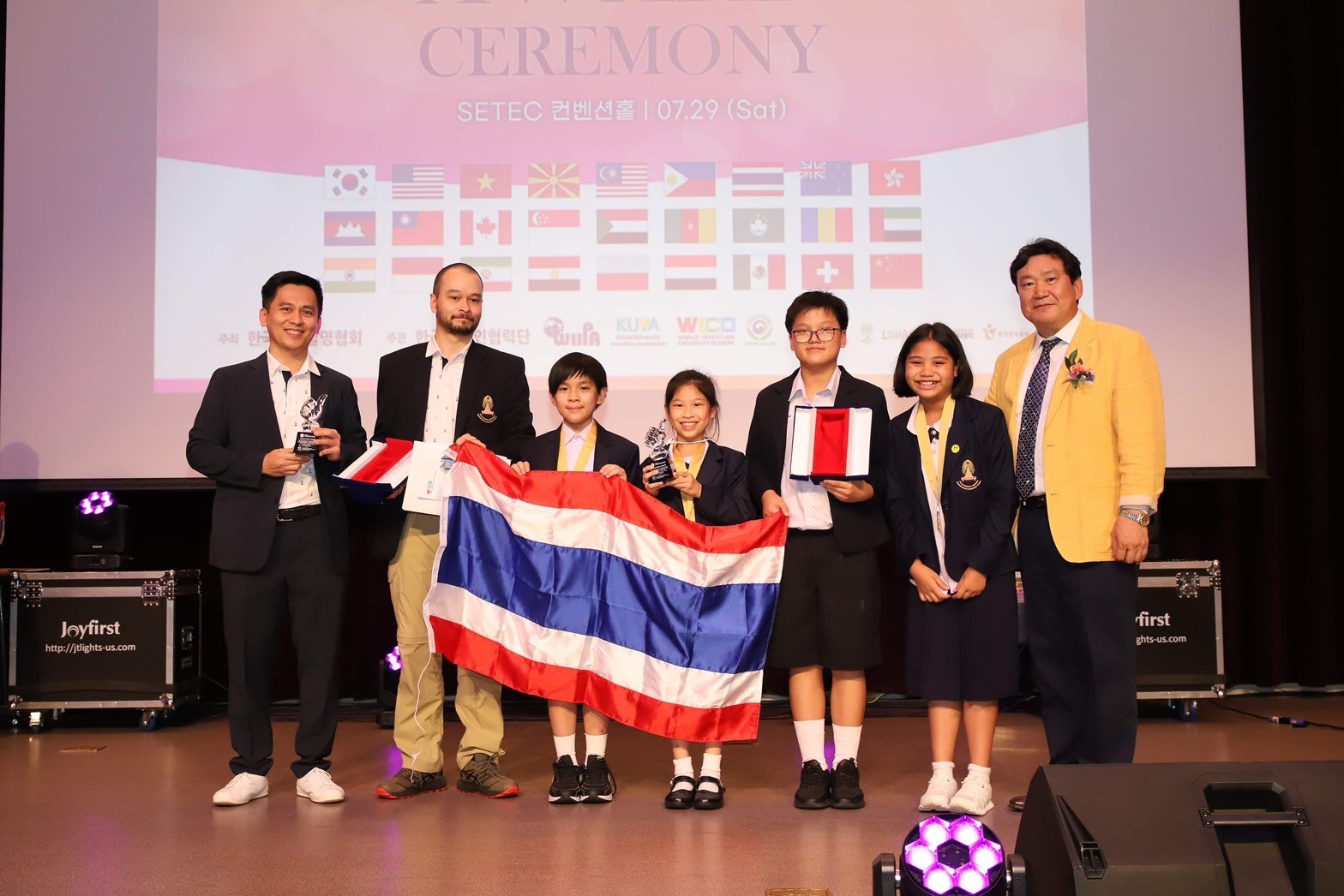 สาธิตจุฬาฯ คว้า 22 รางวัลประกวดสิ่งประดิษฐ์ระดับนานาชาติที่เกาหลีใต้