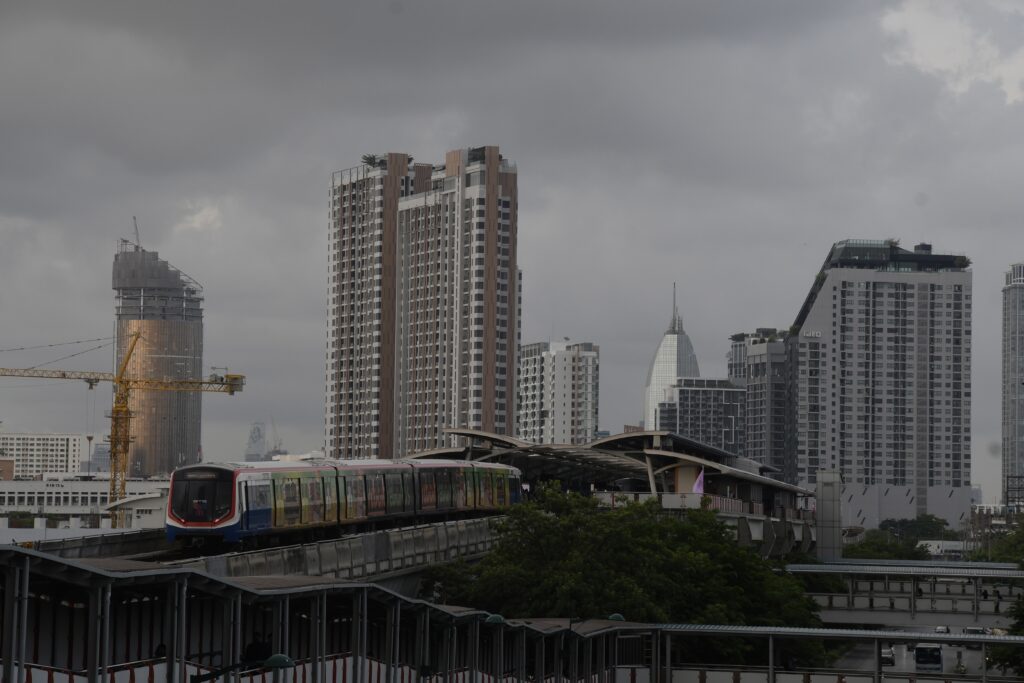 สภาพอากาศวันนี้ (19 ส.ค.) กทม.มีฝนร้อยละ 30 ของพื้นที่