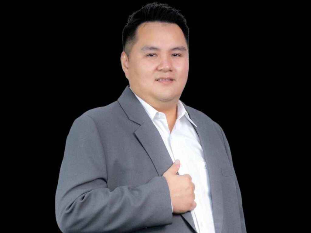 นายสุรเชษฐ์ ศรีวัฒนกุลวงศ์