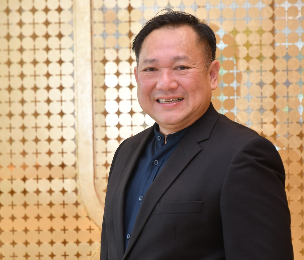 นายมิลินทร์ วีระรัตนโรจน์ 