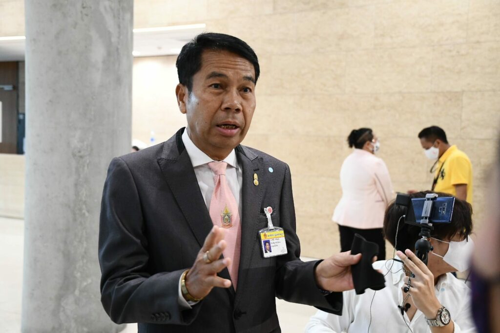 สุทิน คลังแสง