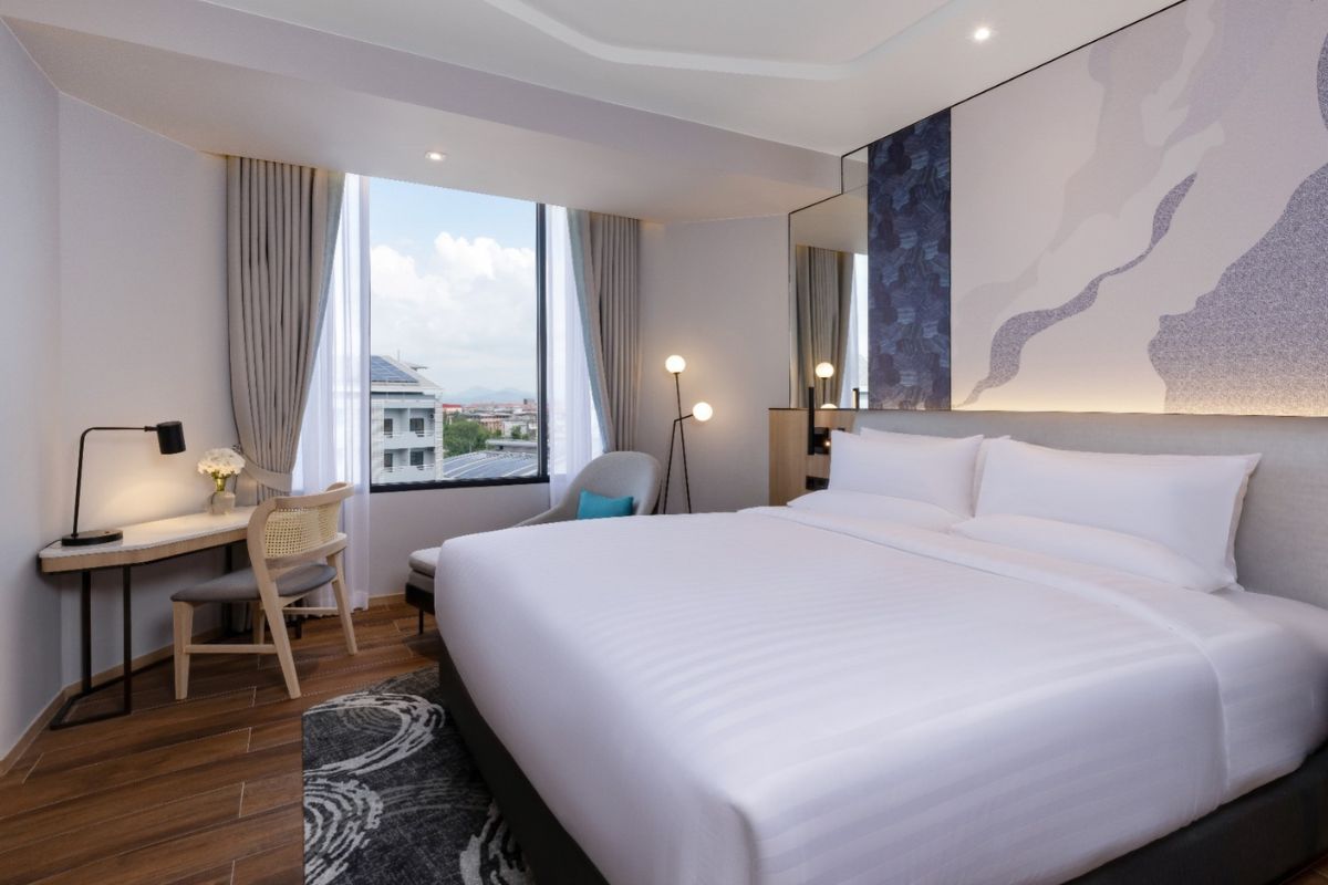 ห้องพักภายในโรงแรมโนโวเทล ระยอง เห็นวิวจังหวัดระยอง