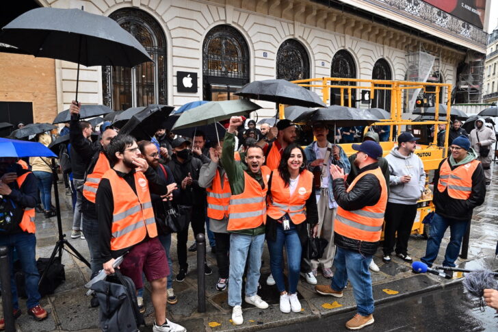 FRANCE-APPLE-LABOUR พนักงานแอปเปิ้ล สโตร์ หยุดงานประท้วง