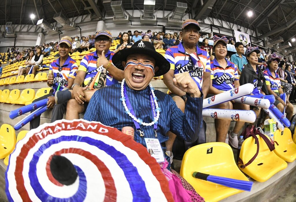 กองเชียร์วอลเลย์บอลทีมชาติไทย