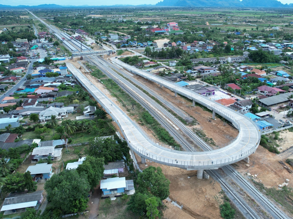 เปิดใช้แล้ว สะพานข้ามทางรถไฟ จ.ประจวบฯ บนถนนสาย ปข.1003 งบฯสร้าง 288 ล้าน