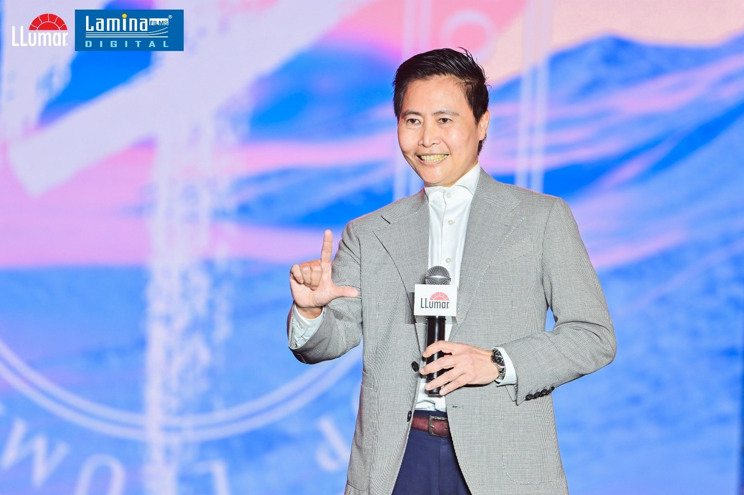 “ลามิน่า” ได้รับเกียรติสูงสุด แสดงวิสัยทัศน์ Rise To The Top