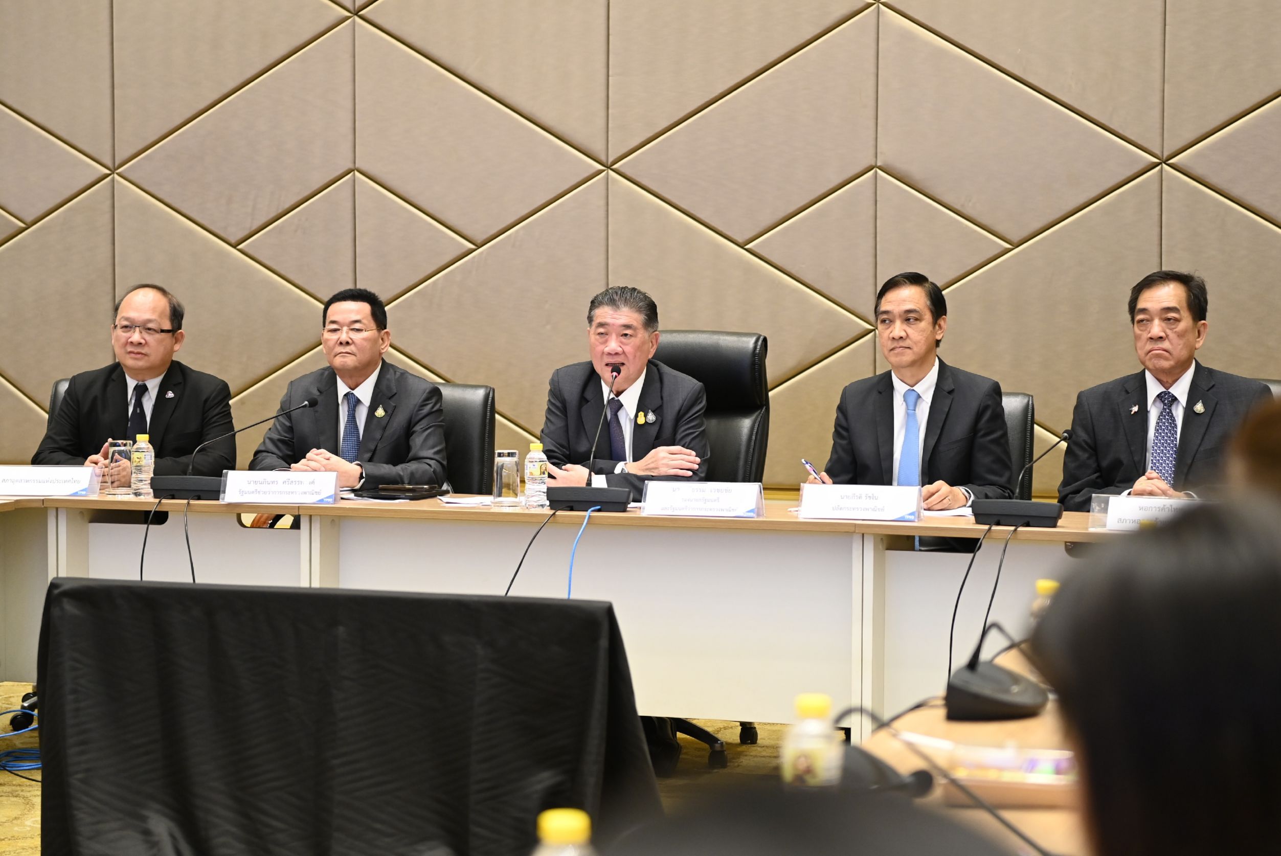 ภูมิธรรมแจ้งข่าวดี 2 ต.ค.นี้ เปิดมหกรรมลดราคาสินค้าทั่วประเทศ 