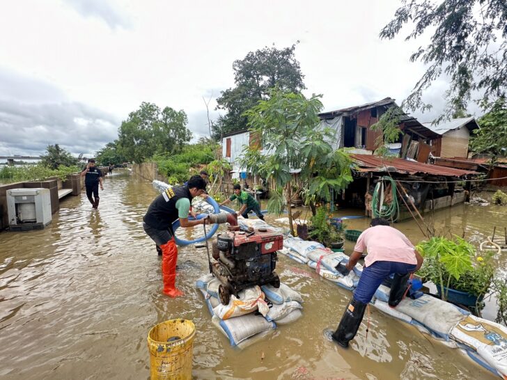 แม่น้ำมูลทะลักท่วมบ้านเรือน แม่น้ำมูลทะลักท่วมบ้านเรือน