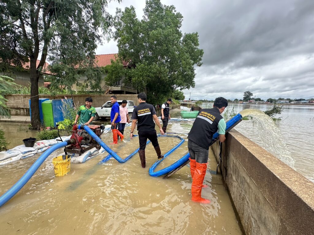 แม่น้ำมูลทะลักท่วมบ้านเรือน