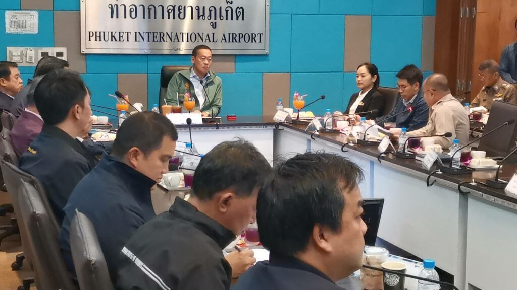นายเศรษฐา ทวีสิน