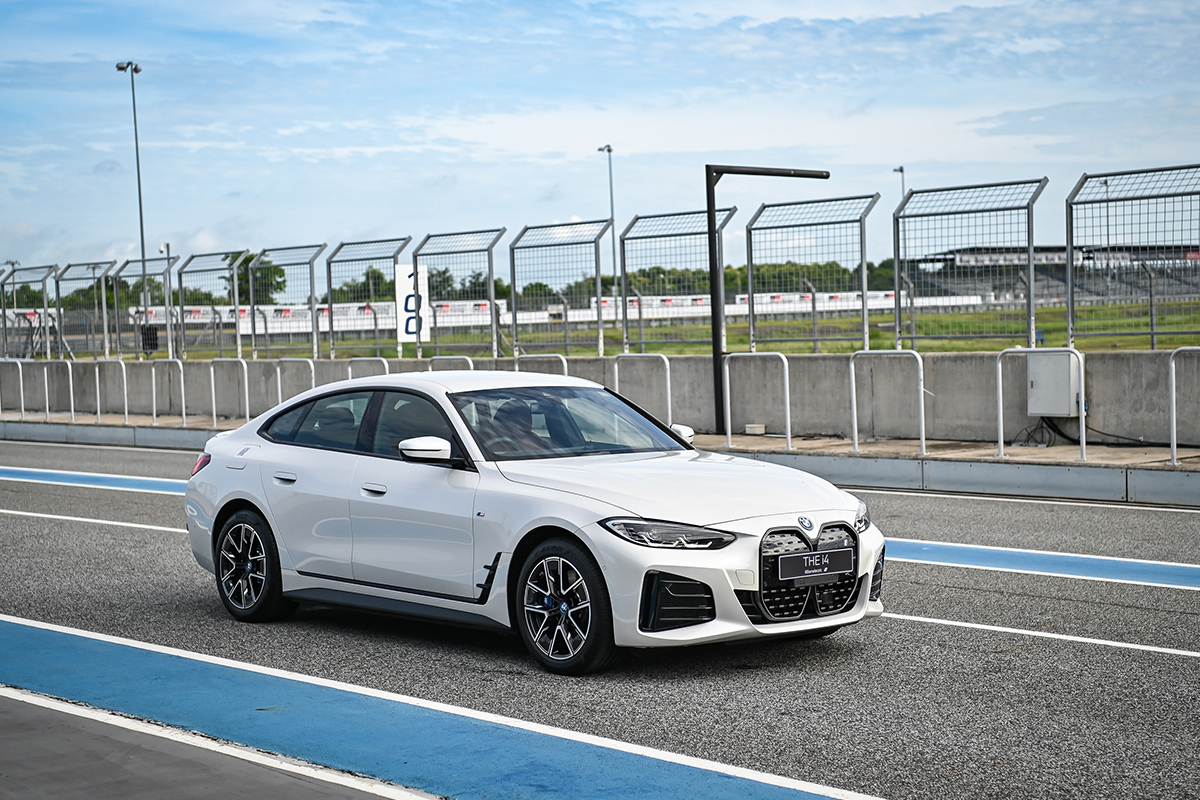 BMW i4