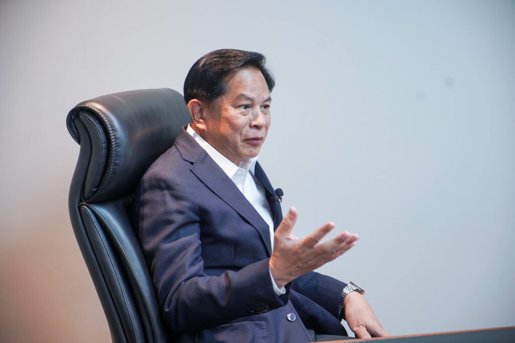 นายพีระพันธุ์ สาลีรัฐวิภาค