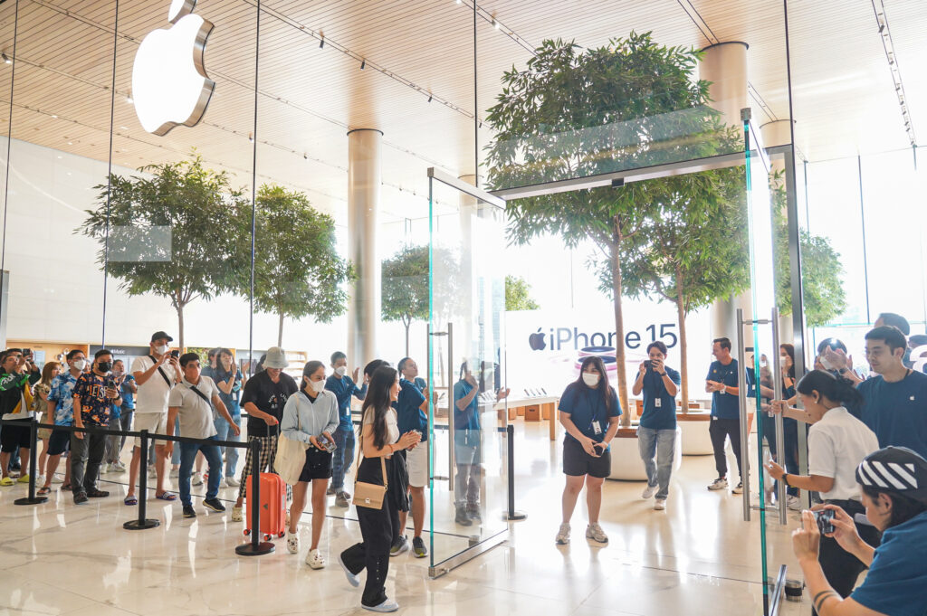 iPhone 15 Apple Store สาขาไอคอนสยาม