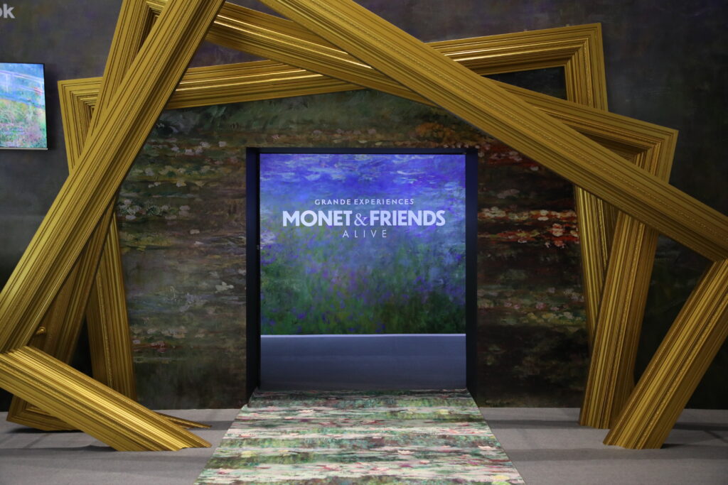 Monet & Friends ไอคอนสยาม