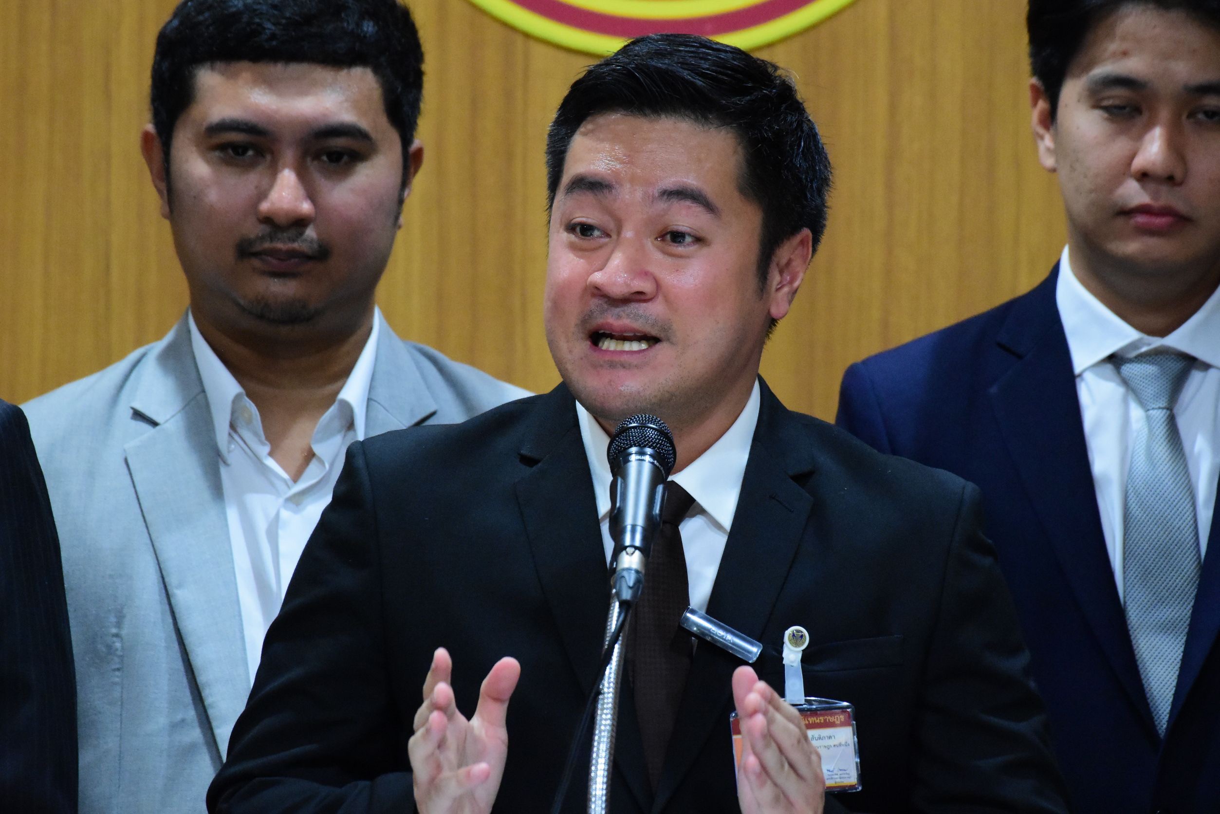 หมออ๋อง - ปดิพัทธ์ สันติภาดา