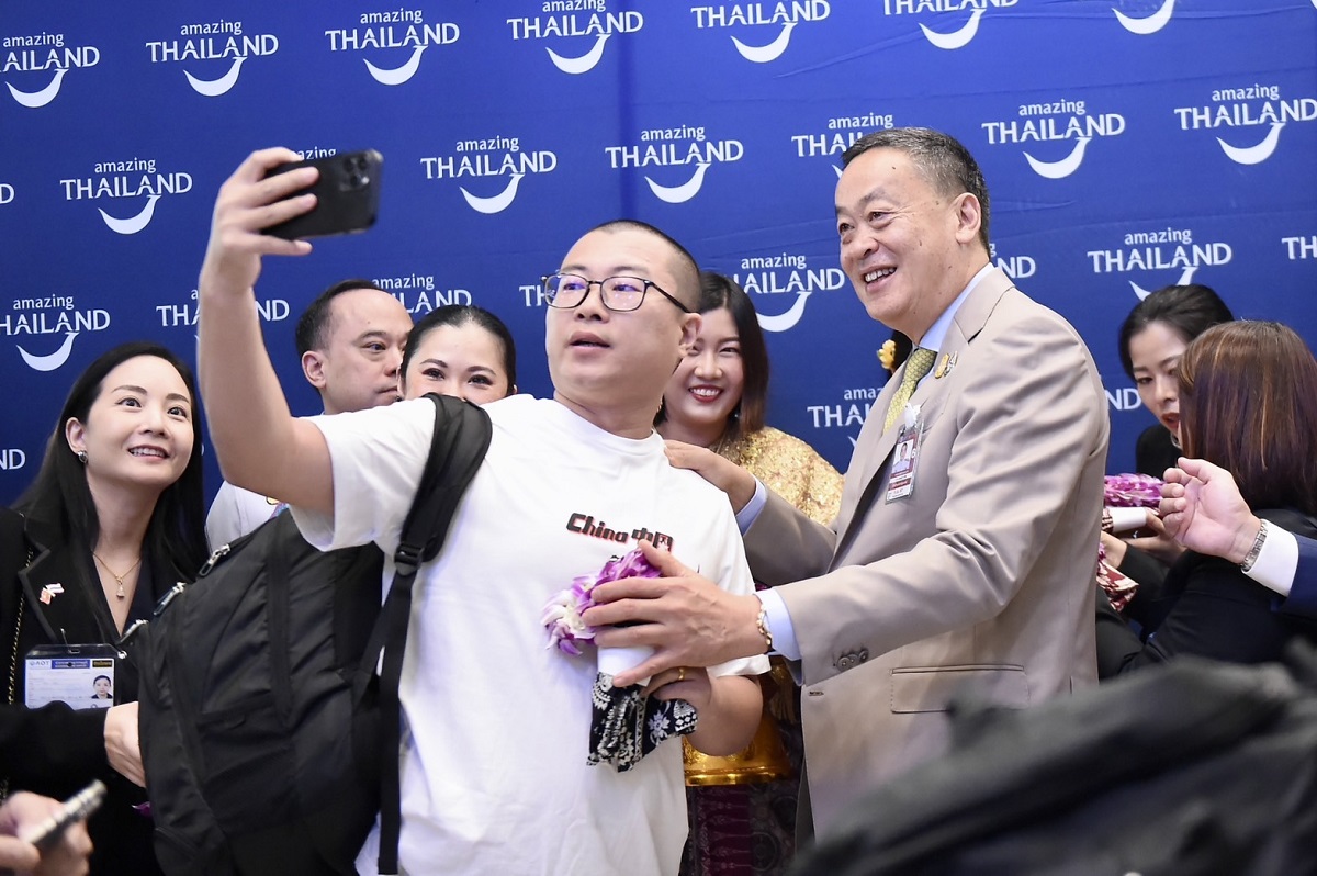 เศรษฐา ต้อนรับนักท่องเที่ยวจีน วีซ่าฟรี ททท.คาดทั้งปีโกยรายได้ 2.38 ล้านล้าน