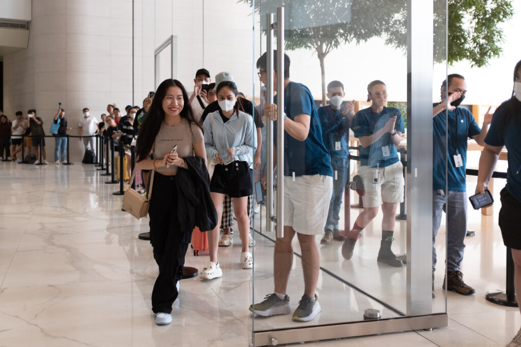 iPhone 15 Apple Store สาขาไอคอนสยาม