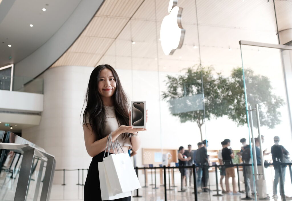 iPhone 15 Apple Store สาขาไอคอนสยาม